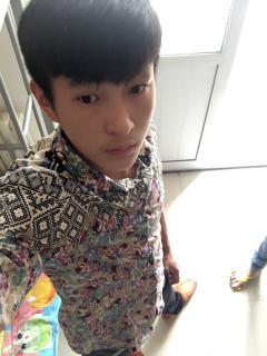 王高个人资料,才华横溢的青年才俊，引领时代潮流的先锋人物